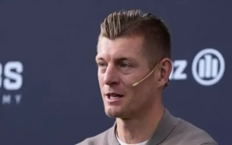 كروس يتحدث عن عودته إلى ريال مدريد وسبب إقصاء برشلونة الأوروبي